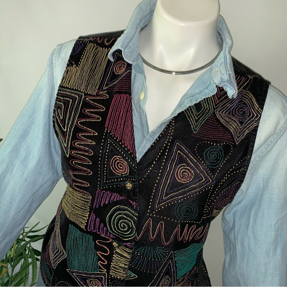 a r t :: Vintage Velvet Satin Funky Embroidered Vest - Picture 10 of 10